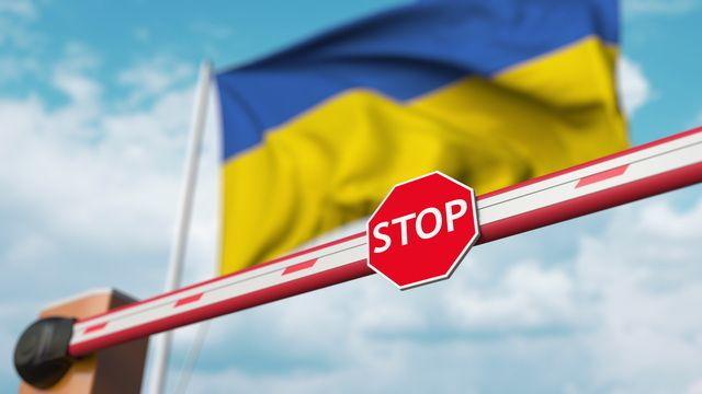 Зеленський доручив уряду дозволити виїзд за кордон чоловікам до 22 років