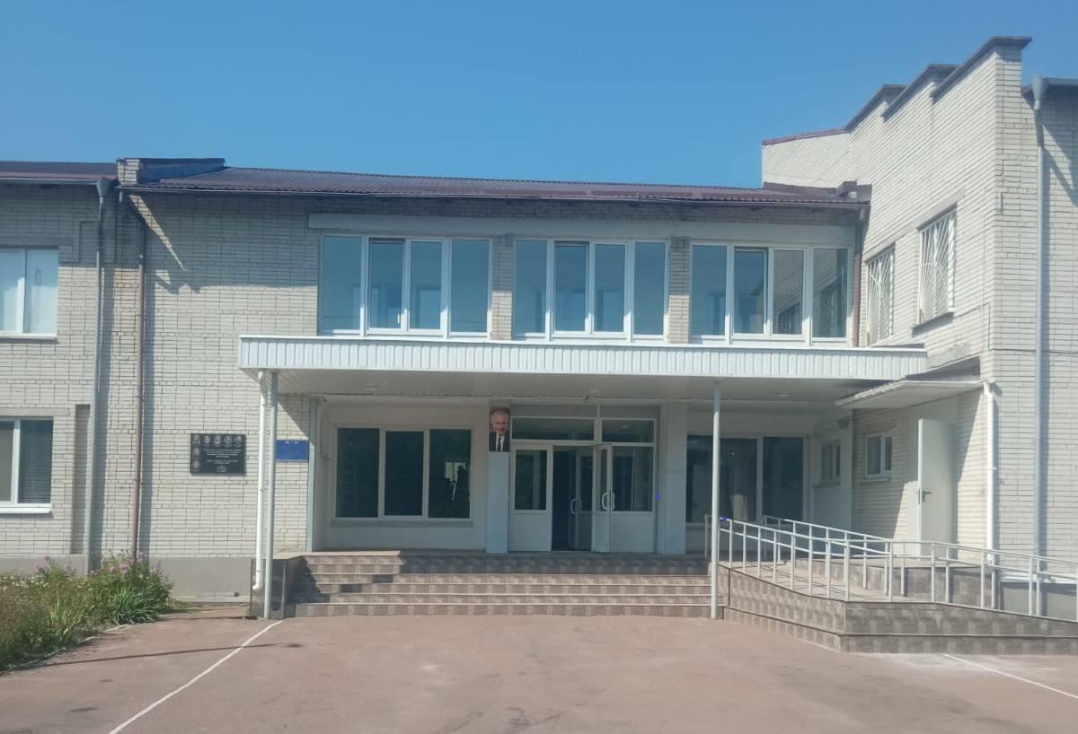 У передмісті на одне шкільне укриття стане більше: як з підвалу зробили “бункер” (фото)