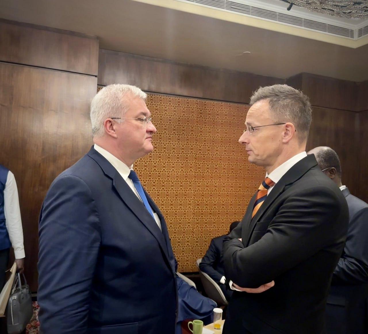 МЗС України засудило заяви Сіярто: Угорщина «на неправильному боці історії»