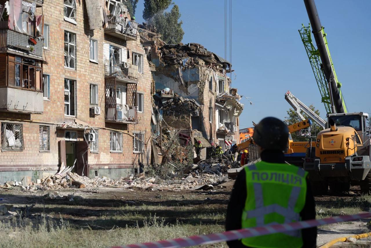Патрульні оприлюднили відео перших хвилин після ворожої атаки у столиці