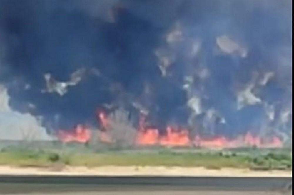На висохлому Каховському водосховищі регулярно виникають пожежі