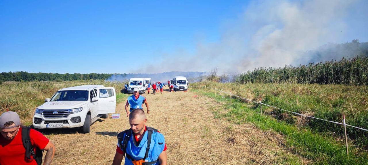 Росіяни вдарили по співробітниках гуманітарної місії з розмінування у Чернігові: є жертви