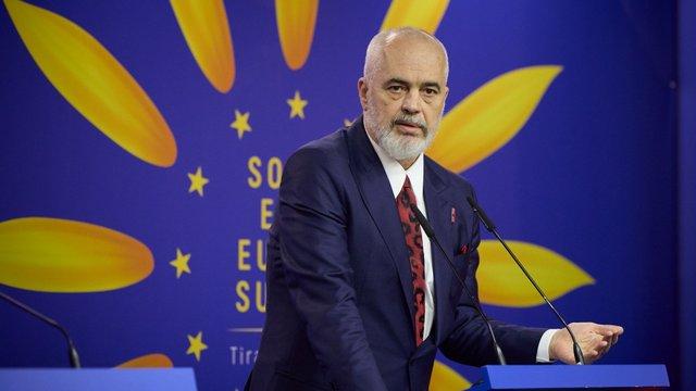Албанія стала першою країною у світі, яка отримала віртуального міністра