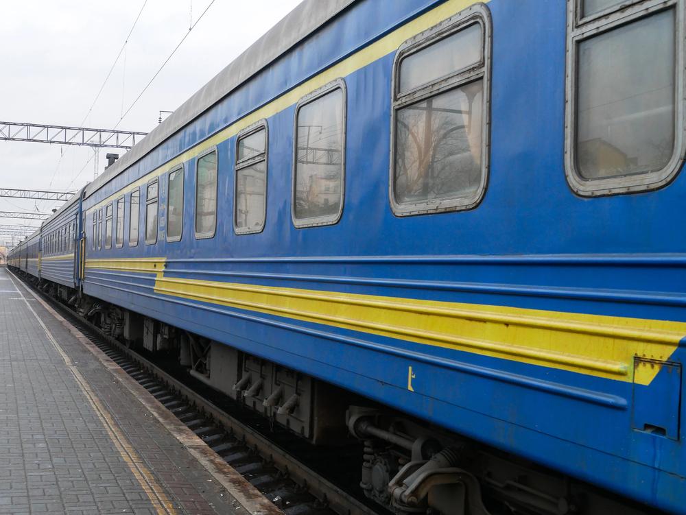 Укрзалізниця призначила додаткові поїзди до Львова та Одеси