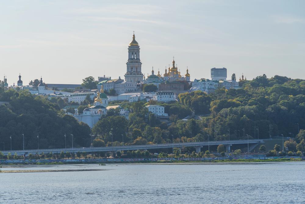 Літнє тепло очікує киян на початку тижня