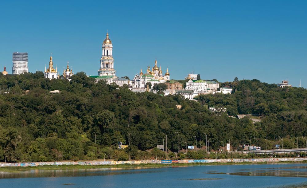 Літнє тепло триває: якої погоди чекати у четвер