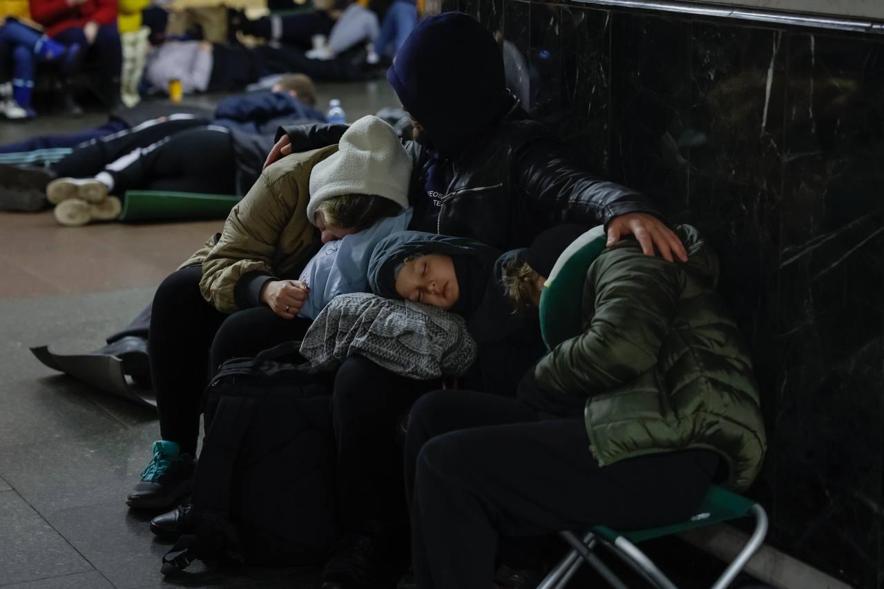 Петиція: відкрити вагони метро під час нічних тривог
