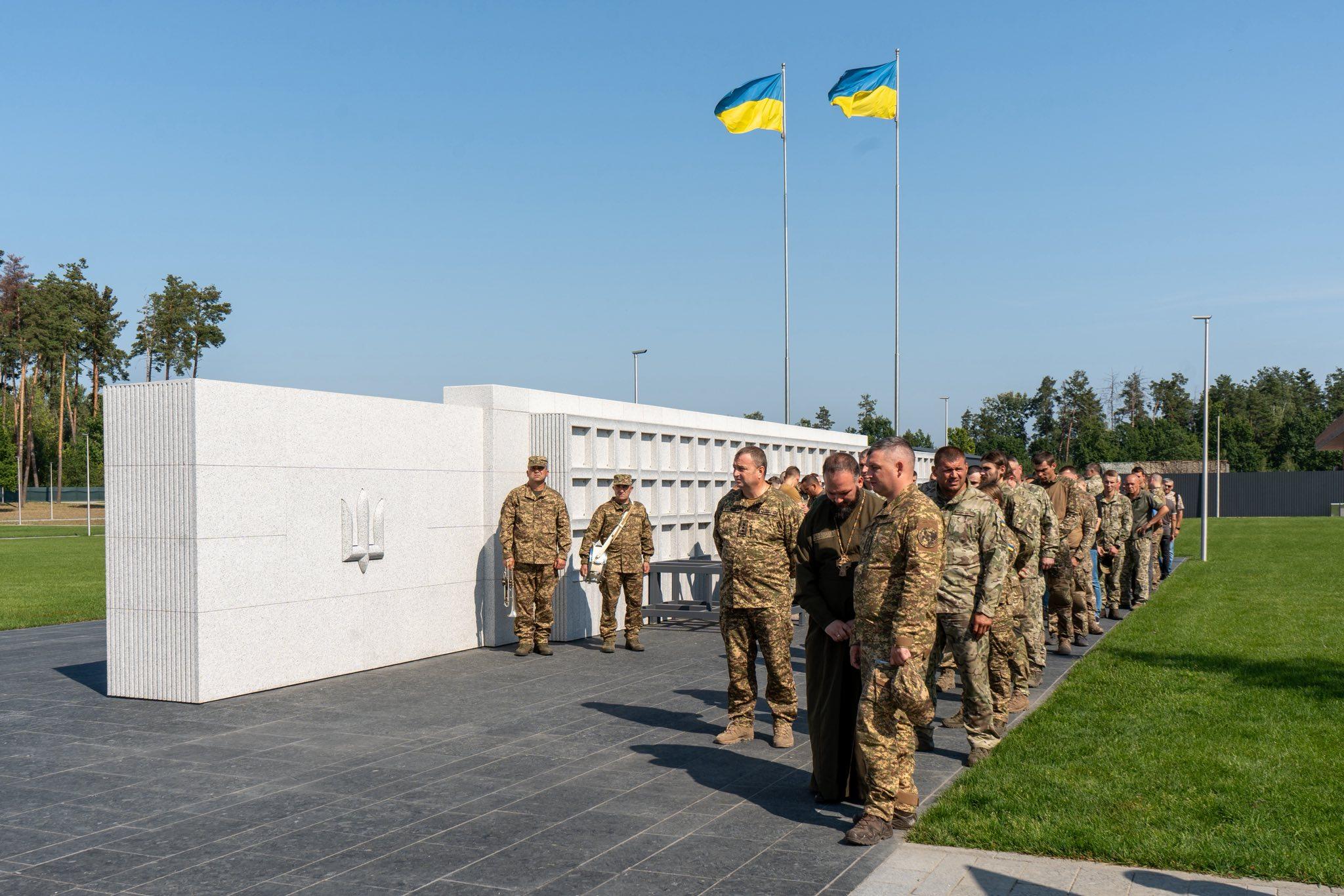На Національному військовому меморіальному кладовищі  вперше поховали опізнаного воїна