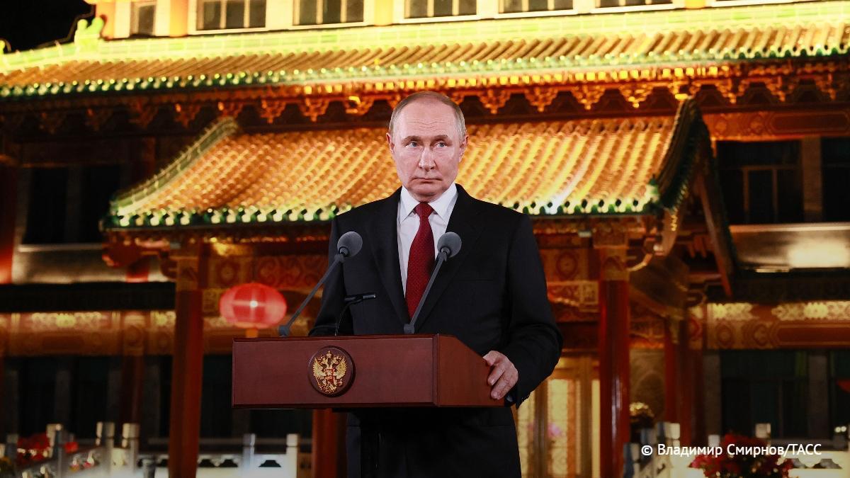 Трамп не позбавлений гумору, а Зеленський нехай їде до Москви, – Путін дав пресконференцію