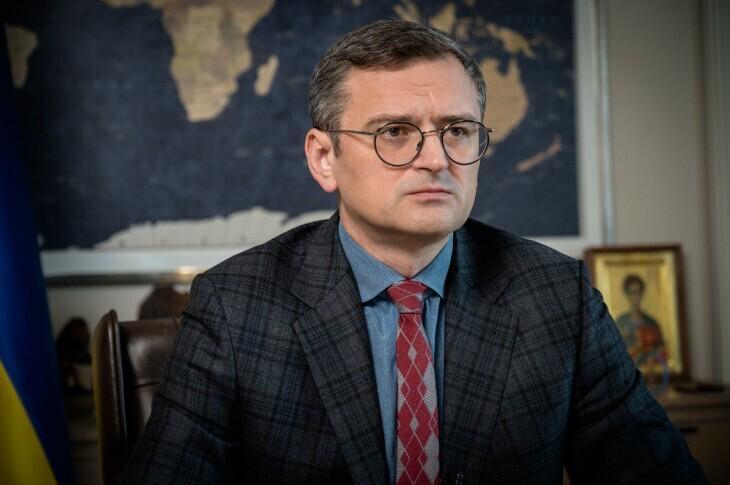 Кабмін заборонив виїзд за кордон звільненим послам