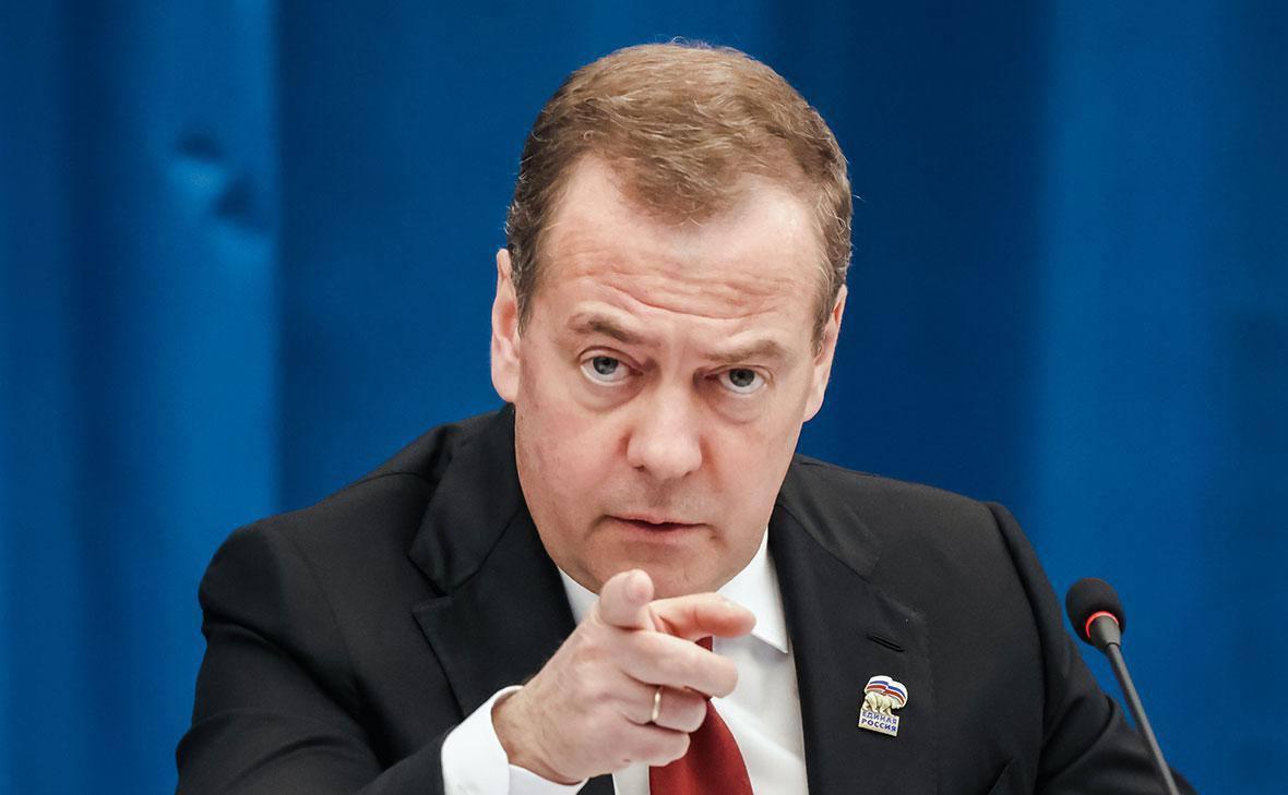 Дмитро медведєв погрожує США “зброєю, від якої бомбосховища не допоможуть”