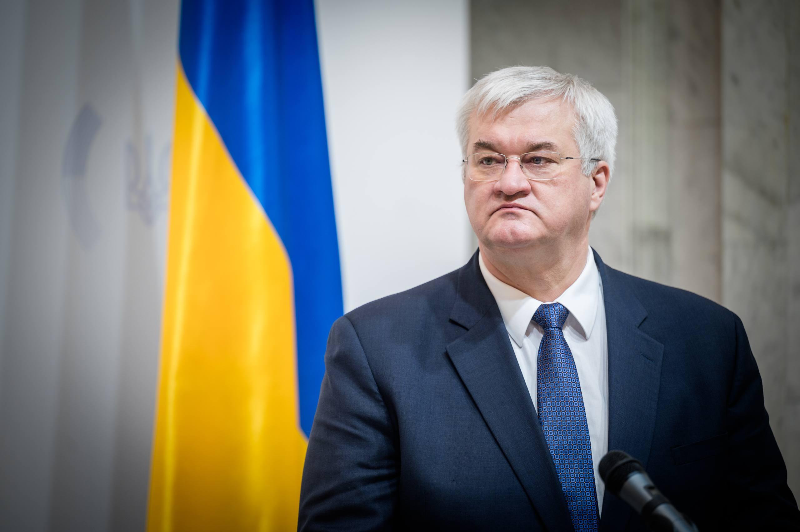 Україна заборонила в’їзд трьом високопоставленим військовим Угорщини у відповідь на дії Будапешта