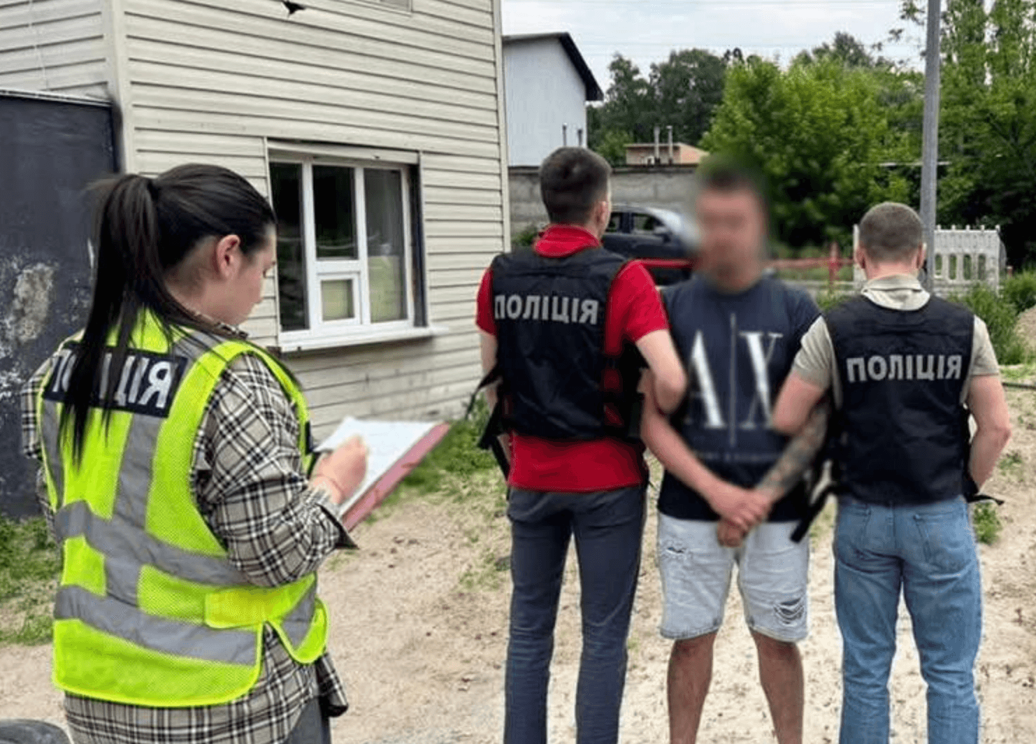 За 2000 доларів ділок обіцяв киянці зняти з розшуку у базі «Оберіг» її чоловіка