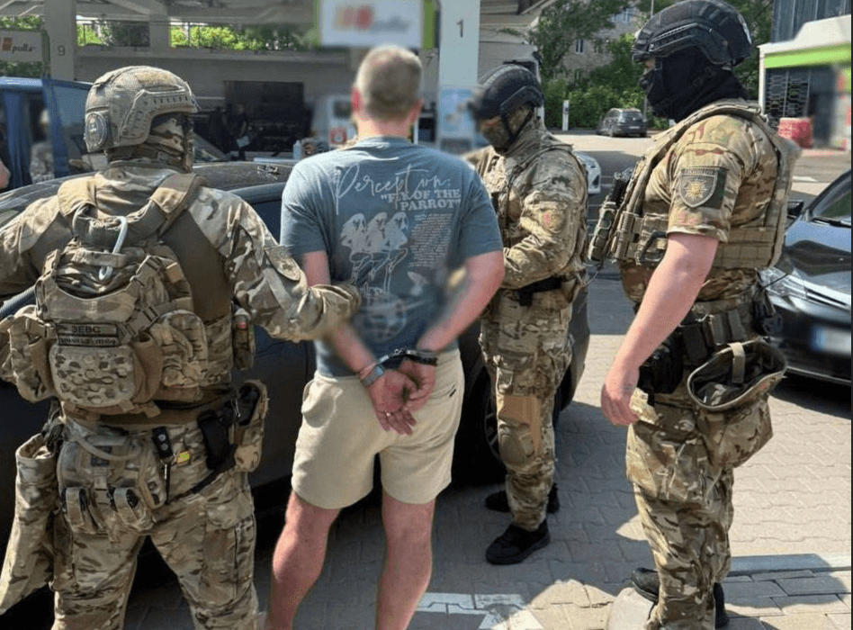 У Києві судитимуть ділків, які за 13 000 євро переправляли військовозобов’язаних за кордон