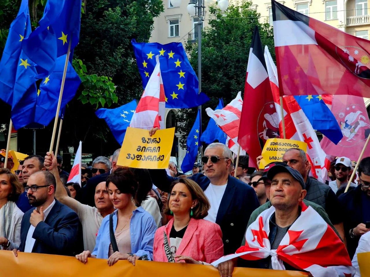 У Тбілісі спалахнули масові протести проти влади – що відомо
