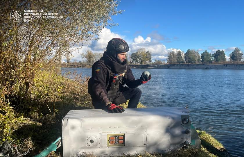 На Київщині виявили бойову частину російської ракети Х-69