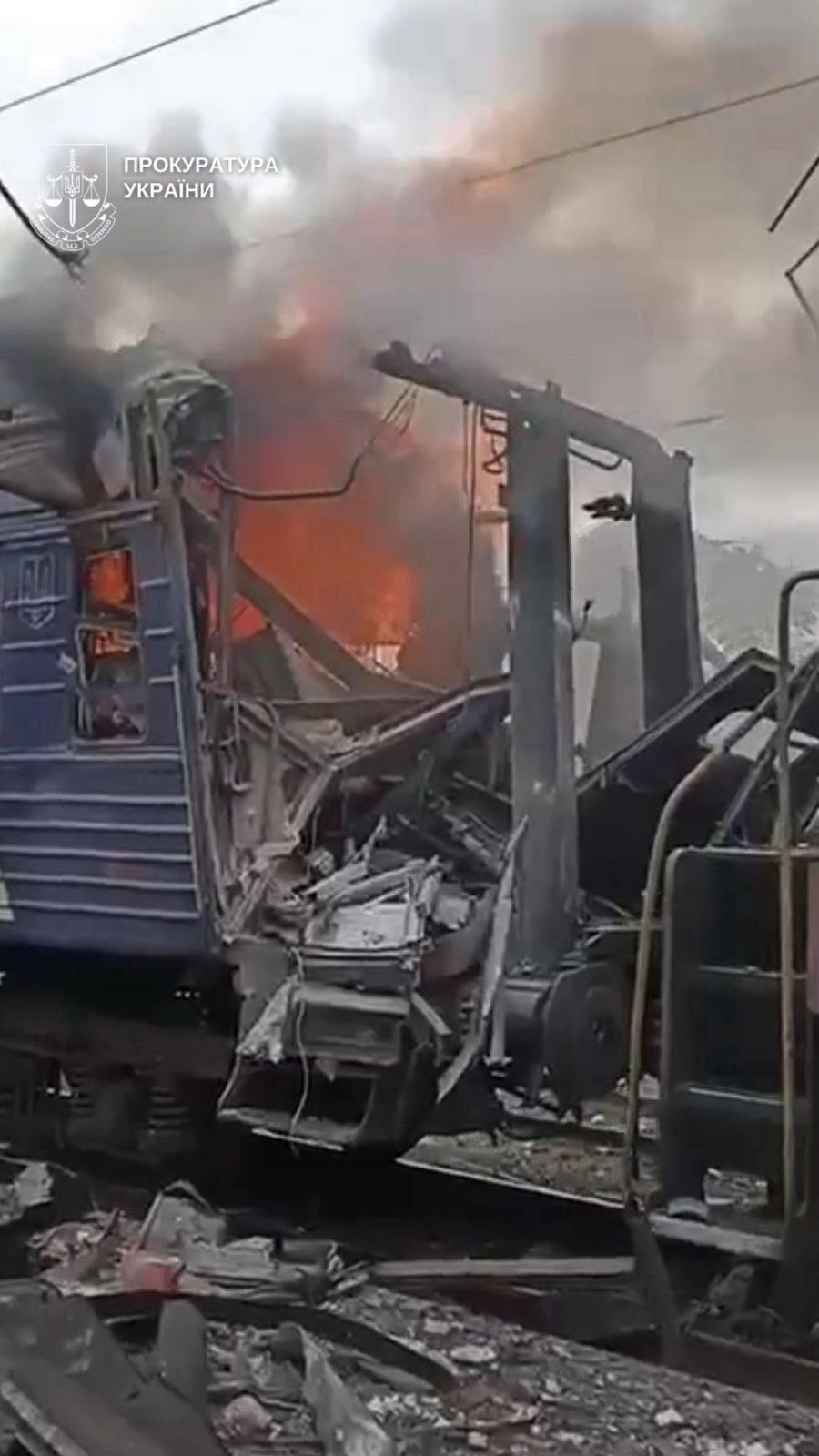 Внаслідок атаки рф по вокзалу в Шостці загинула  людина