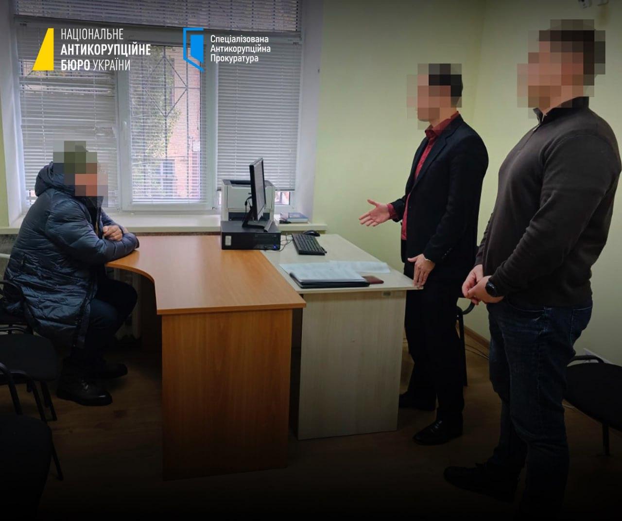 Нардеп “заробив” понад 9 млн грн, обіцяючи посприяти в отриманні дозвольних документів
