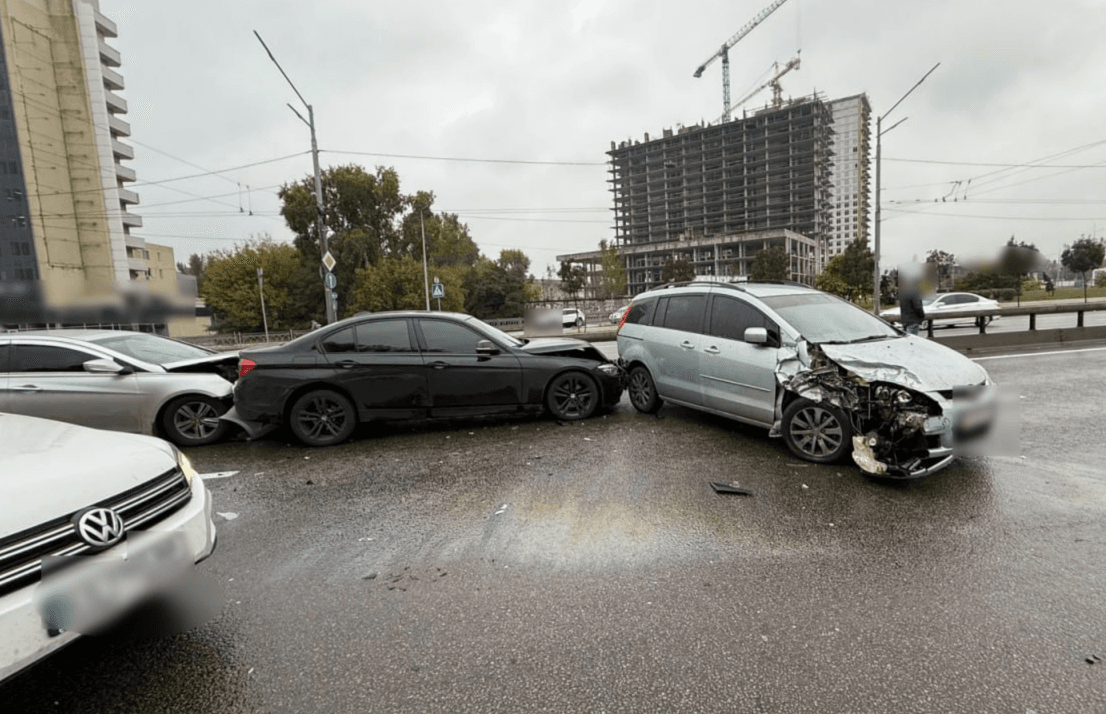Затори у Києві: які ділянки краще об’їжджати