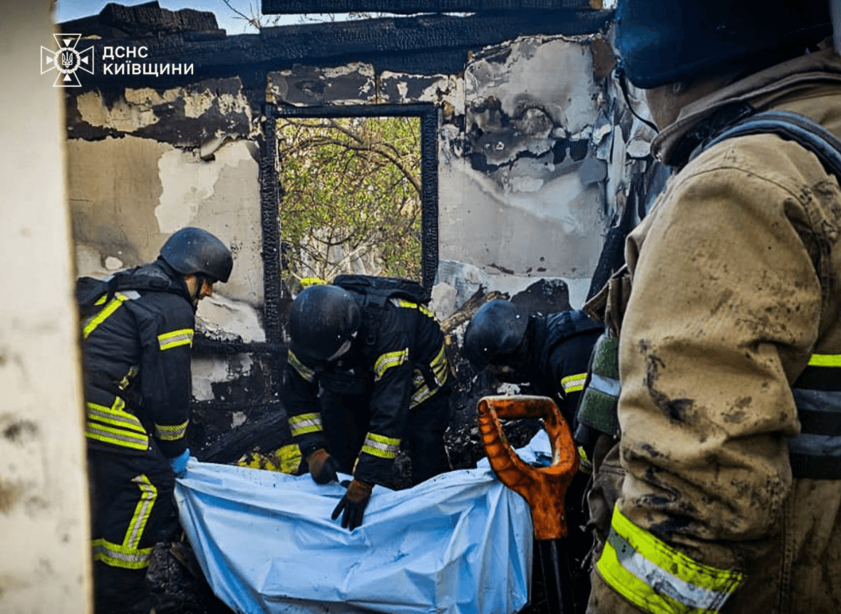 Росіяни вбили жінку та двох її дітей під Києвом