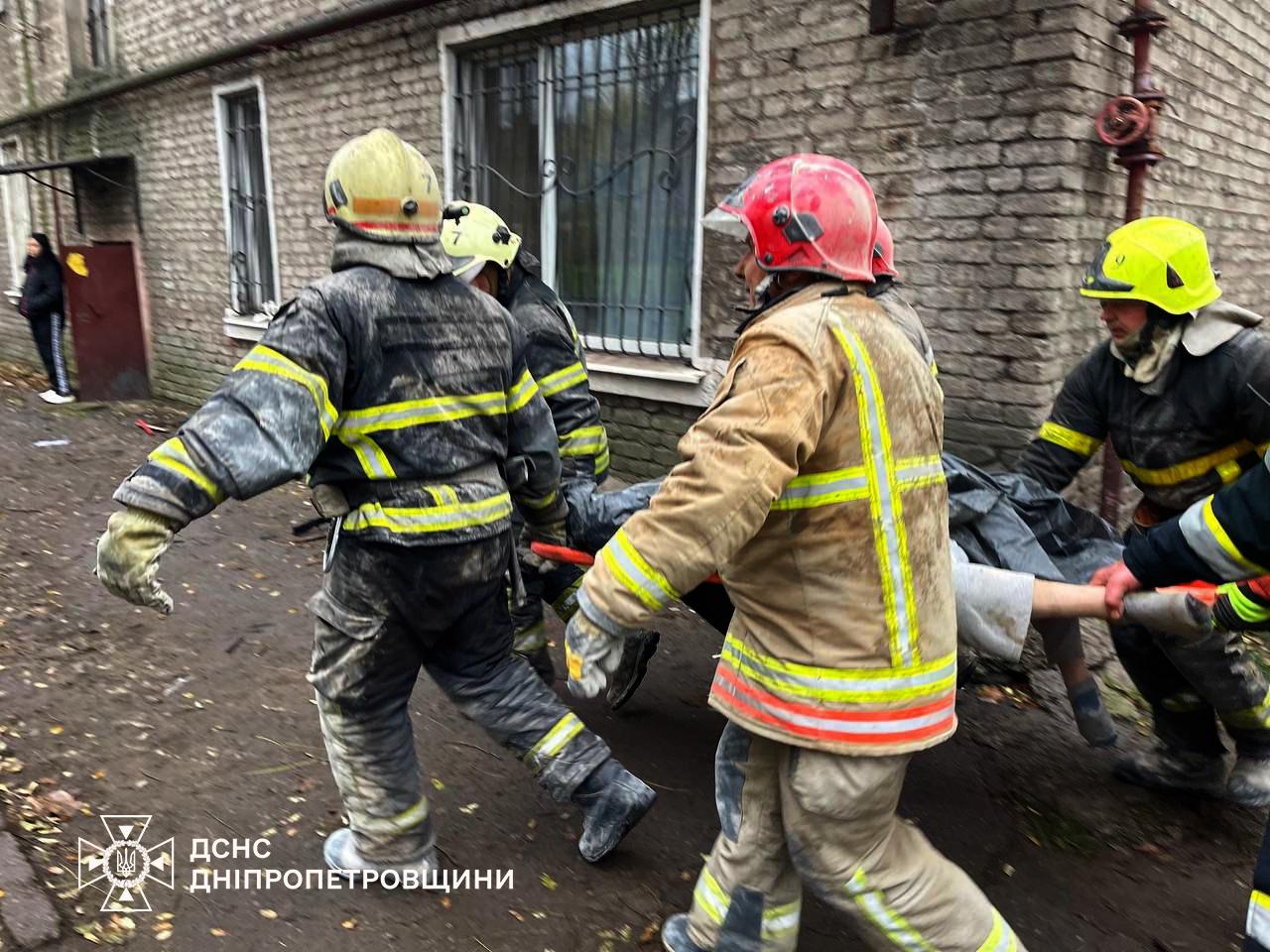 У Кам’янському дістали тіло чоловіка з-під завалів будинку