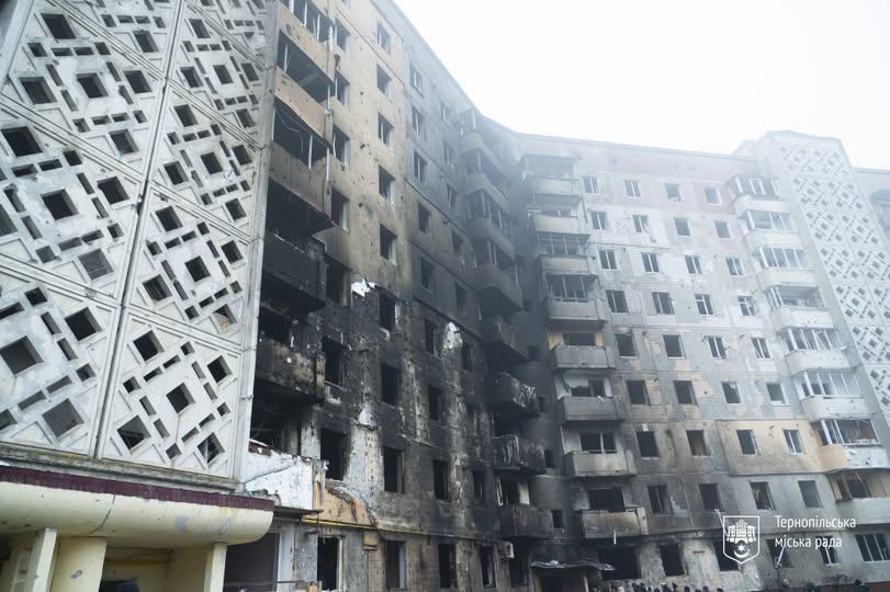 У Тернополі шукають чоловіка, який рятував людей після російської атаки