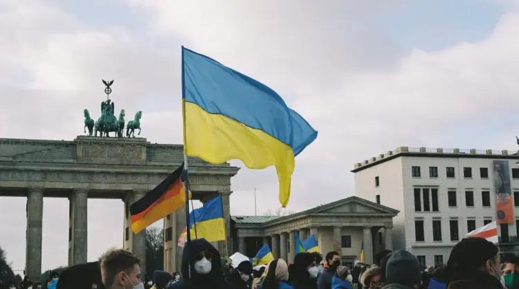 Генсек партії Мерца назвав “неприйнятним” наплив молодих українців до Німеччини