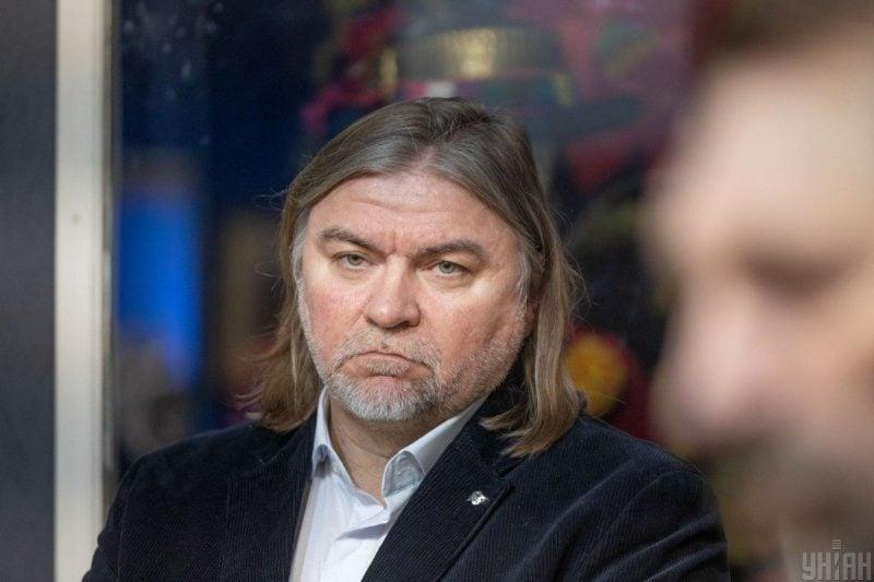 Російська ракета пошкодила будинок режисера фільму “Довбуш” Олеся Саніна