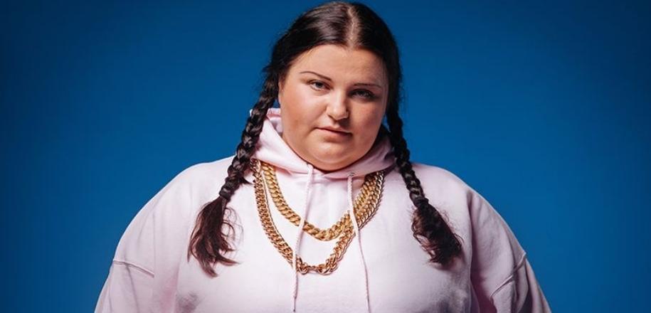 У реперки Alyona Alyona забрали права через ДТП