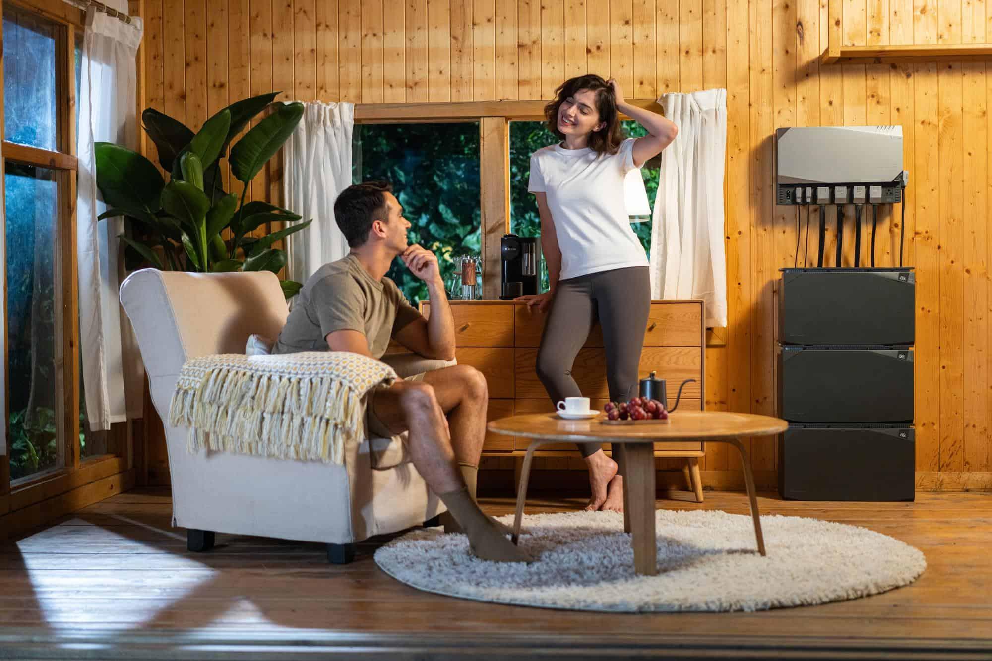 Накупили павербанків та генераторів: в українців вдома перебуває половина атомного реактора