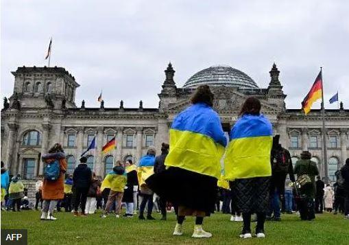 Німеччина скоротить допомогу українським біженцям