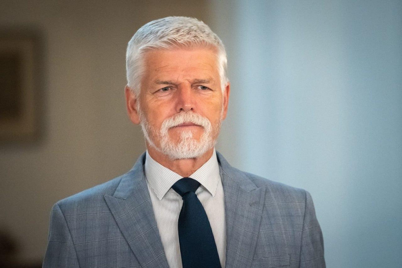 Президент Чехії: Українські прапори мають залишатися як символ солідарності