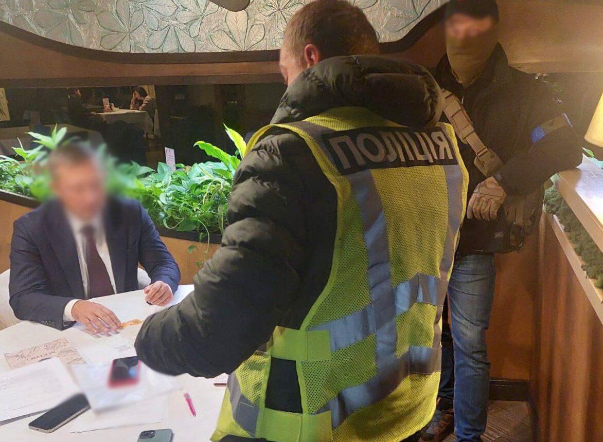 $160 тис і ти нардеп: за хабар затримали керівника партії