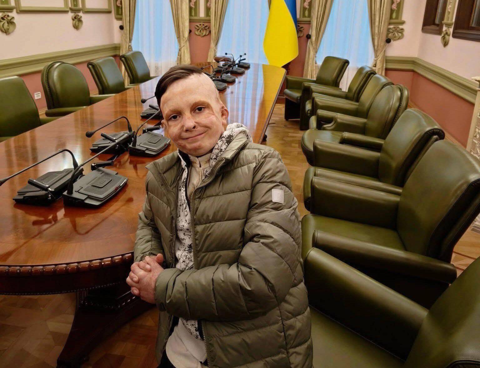 11-річний Роман Олексів, який пережив 35 операцій, отримав відзнаку від президента