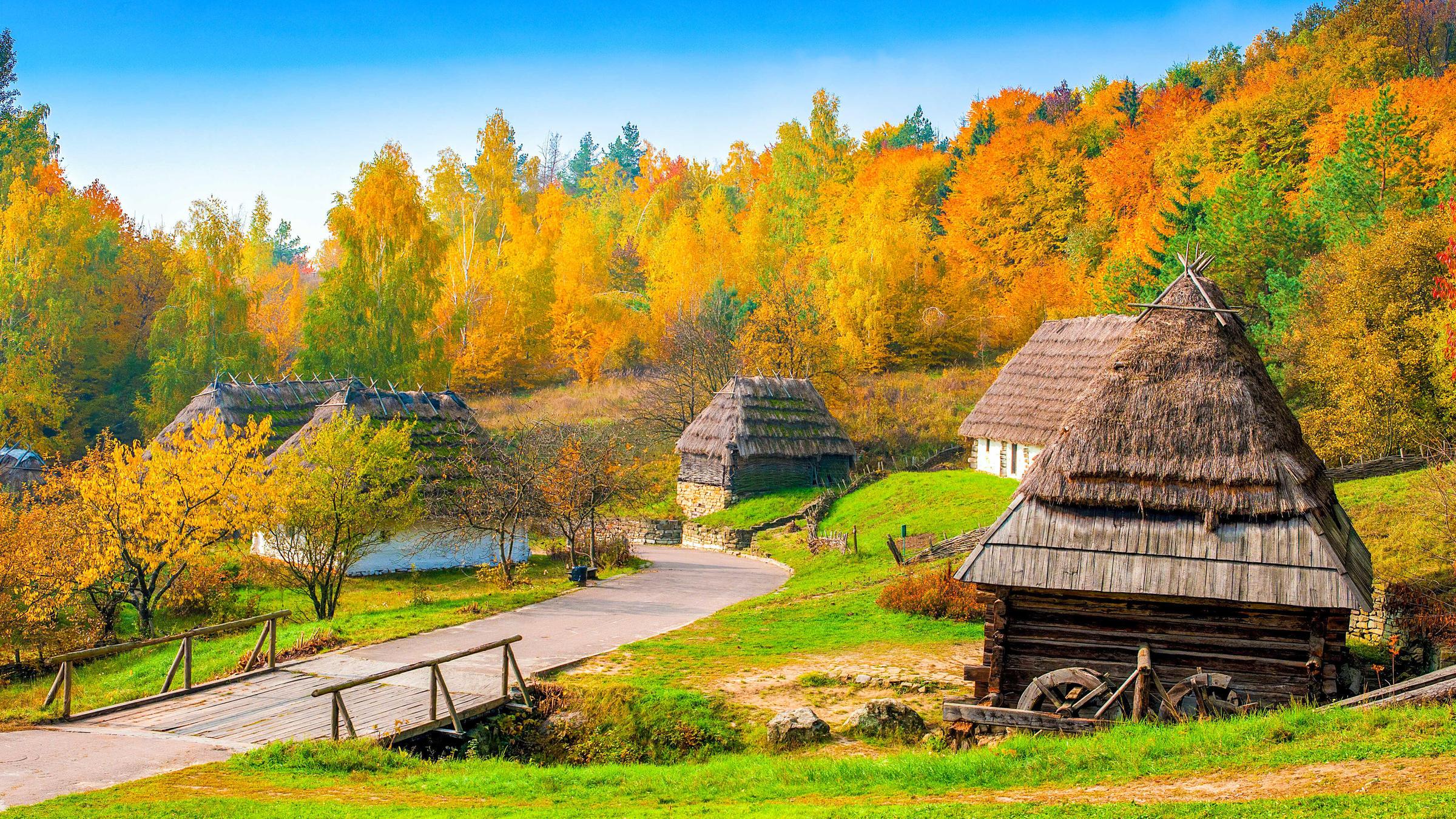 5 неймовірних місць Київщини, куди варто навідатись цієї осені