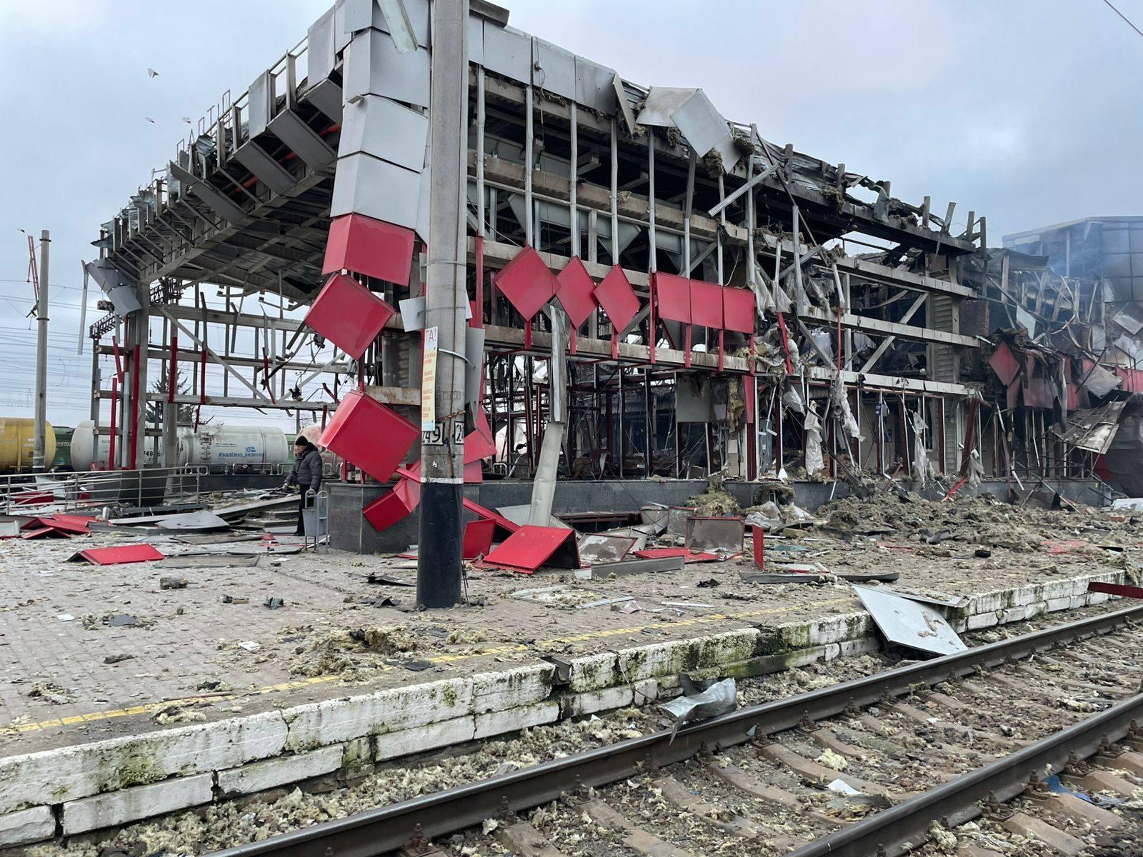 Через зруйновану росіянами станцію Фастів вже курсують поїзди