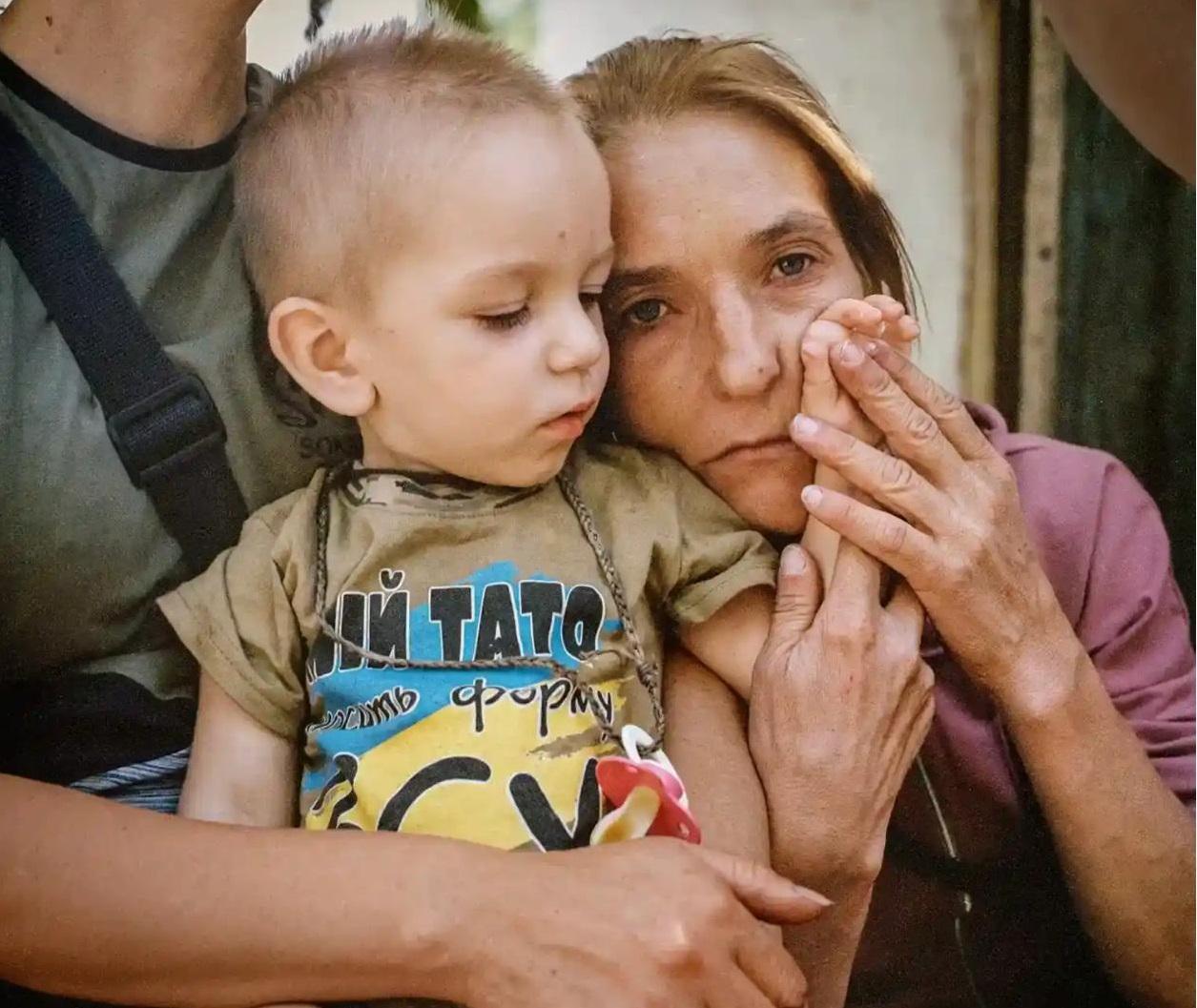 Фото української родини увійшло до найкращих знімків 2025 року за версією National Geographic