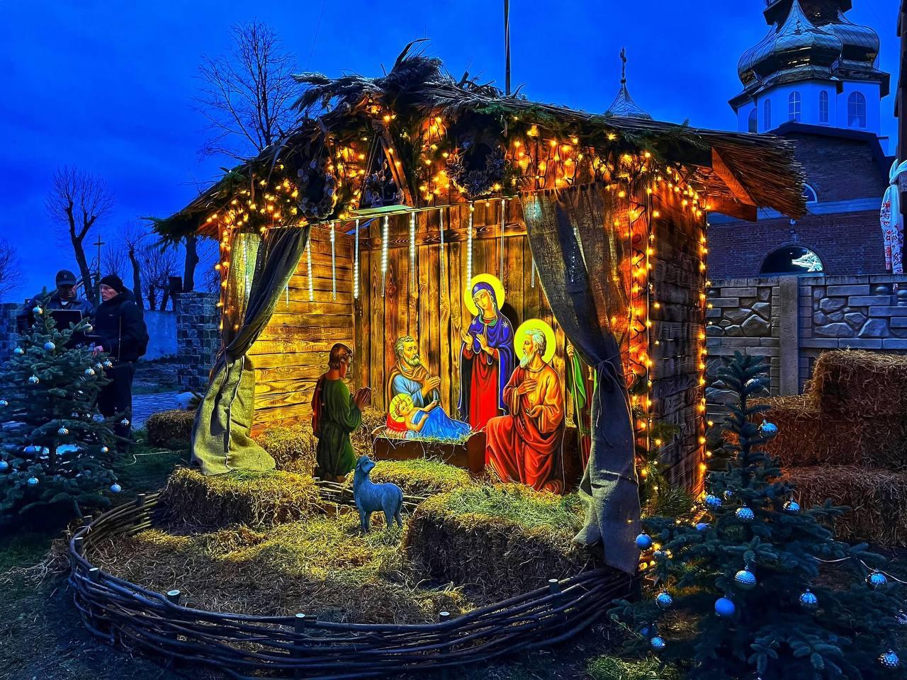 Христос Рождається – Славімо Його! Україна  відзначає Святвечір з більшістю християнського світу