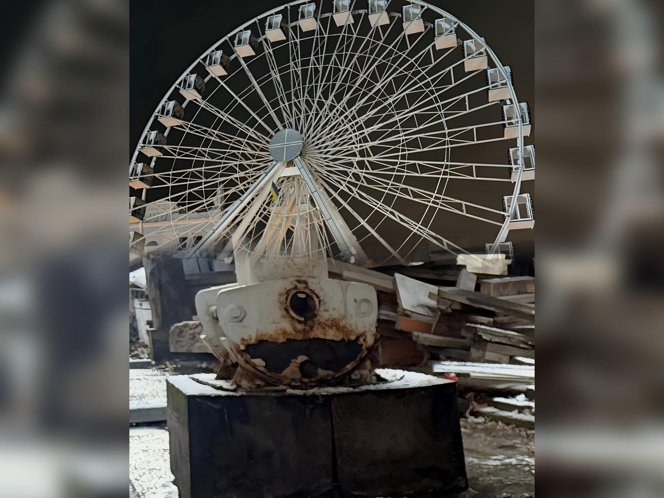 У мережі зʼявилися фото іржавого підніжжя Колеса огляду