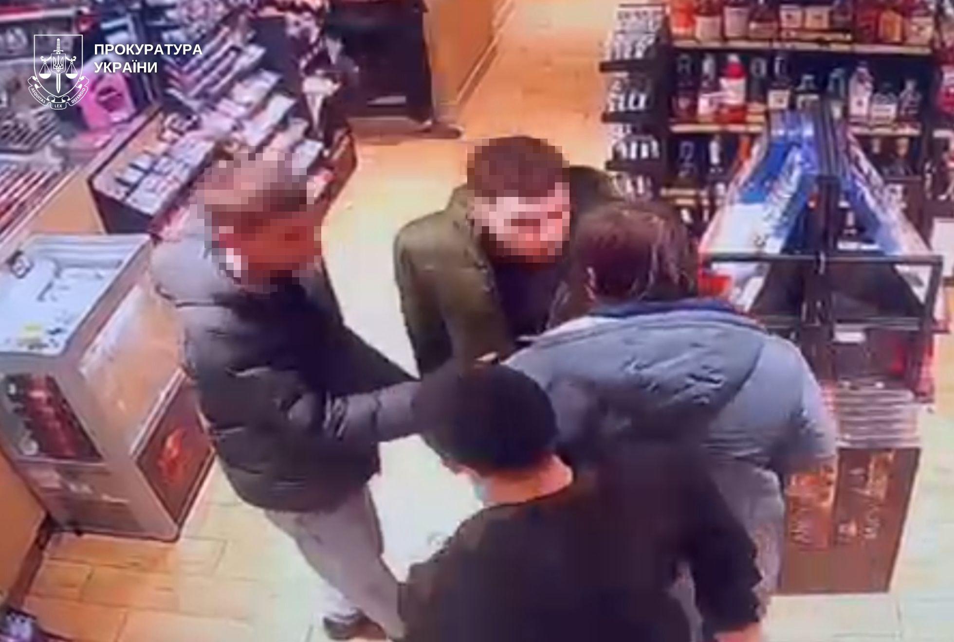 На Львівщині група юнаків жорстоко побила артистів ансамблю «Гуцулія» та водія