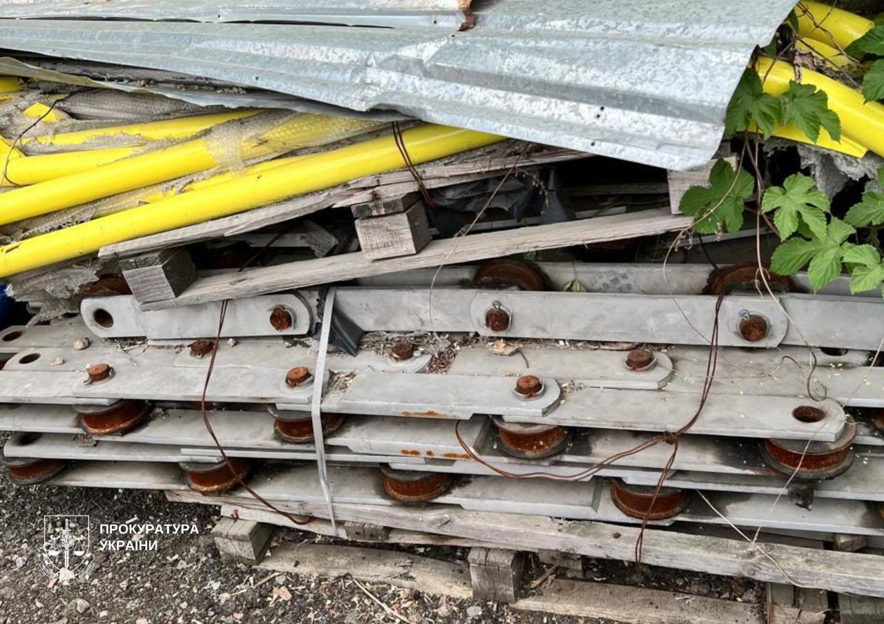 З бюджету Києва витратили 3,6 млн грн на парковку, яка заіржавіла, бо ніхто не зібрав