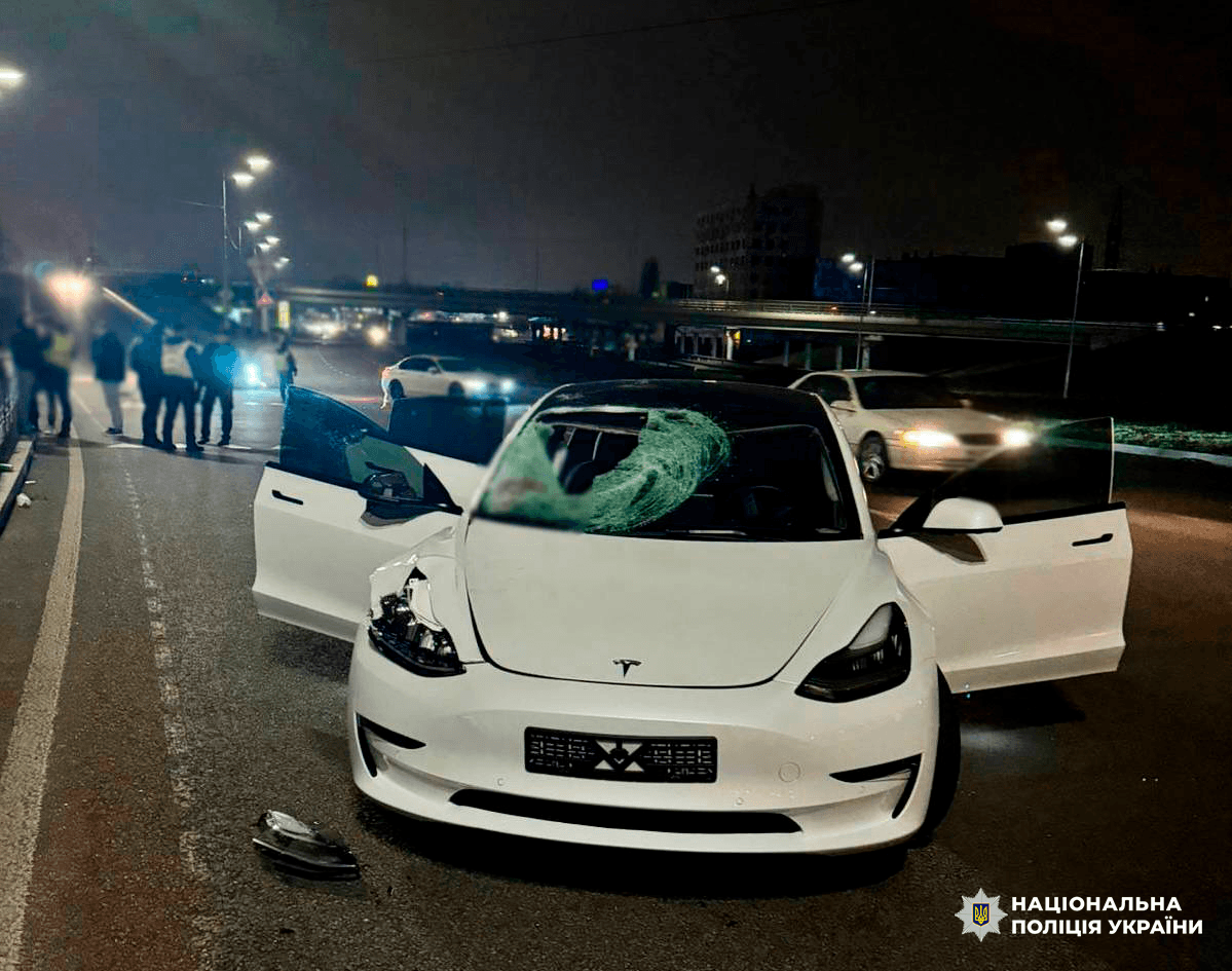 На Оболоні п’яний керманич “Tesla” збив 13-річну дівчину