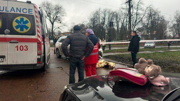 У Прилуках поліцейський автомобіль збив жінку з дитиною: загинула неповнолітня — поліція Чернігівщини