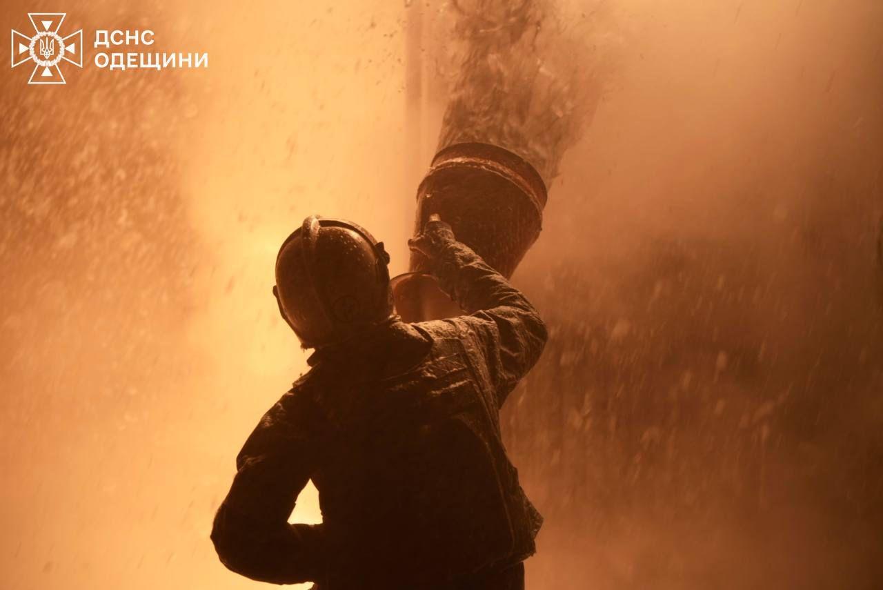 РФ масовано вдарила по Одещині: пошкоджені енергооб’єкти, є постраждалий