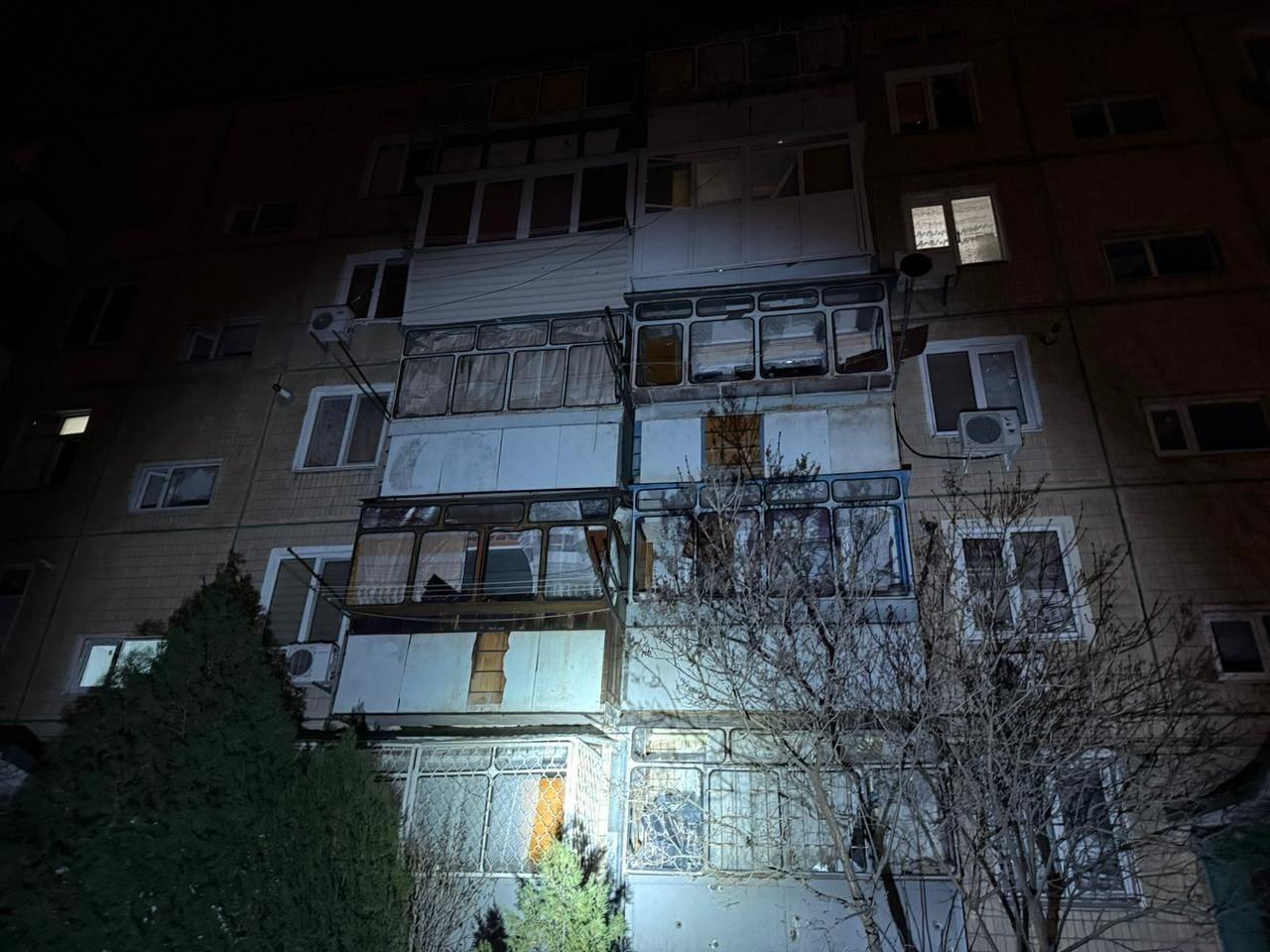 Росіяни били по Дніпропетровщині, двоє людей поранені