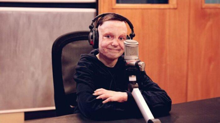 В Європарламенті плакала перекладачка 11-річного Романа, який вижив від ворожого удару по Вінниці (відео)