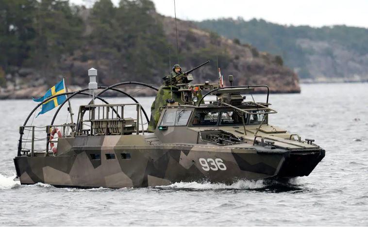 Швеція майже щотижня бачить російські підводні човни на своїй території в морі