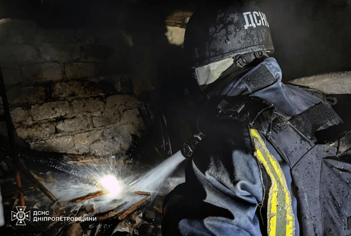 Атака на Кривий Ріг: пошкоджені багатоповерхівки та адмінбудівля, є постраждалі