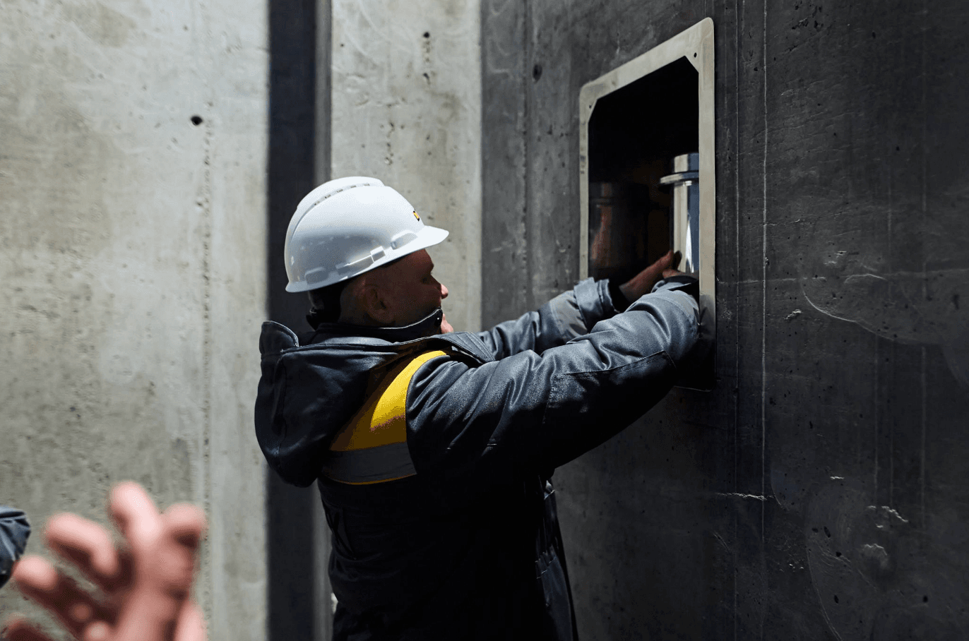 На Київщині заклали капсулу часу на будівництві першої в Україні цифрової підстанції