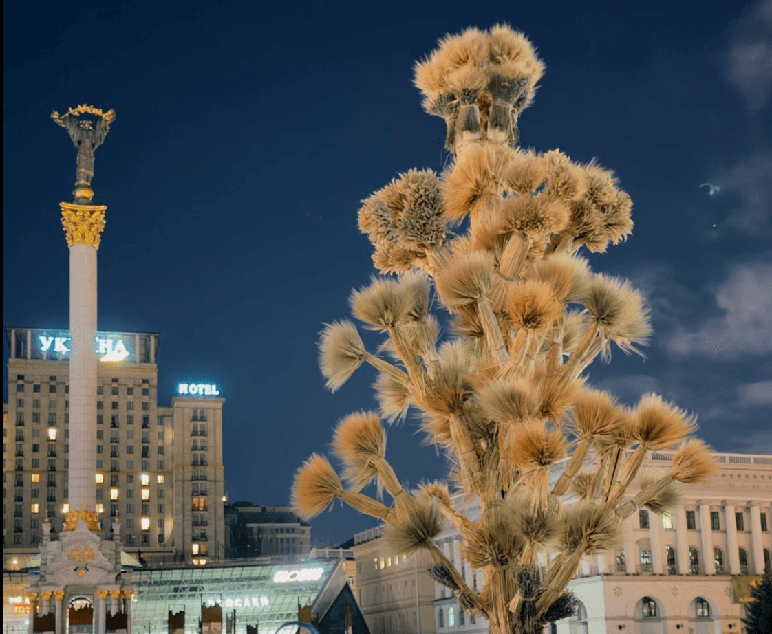 На Майдані Незалежності встановили 7-метровий Дідух